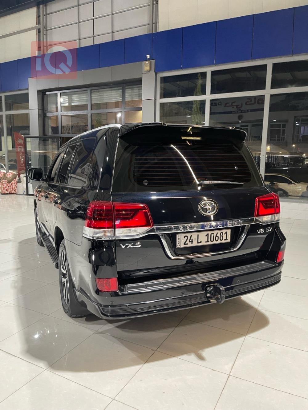 تۆیۆتا لاند کروزەر